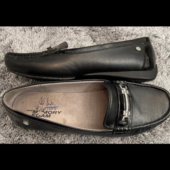 EUC Life Stride Loafers (Size 8) - Picture 2 of 4